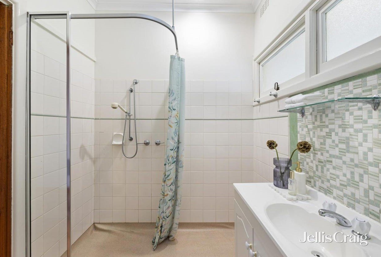 3 Elmhurst Road, Blackburn image 8