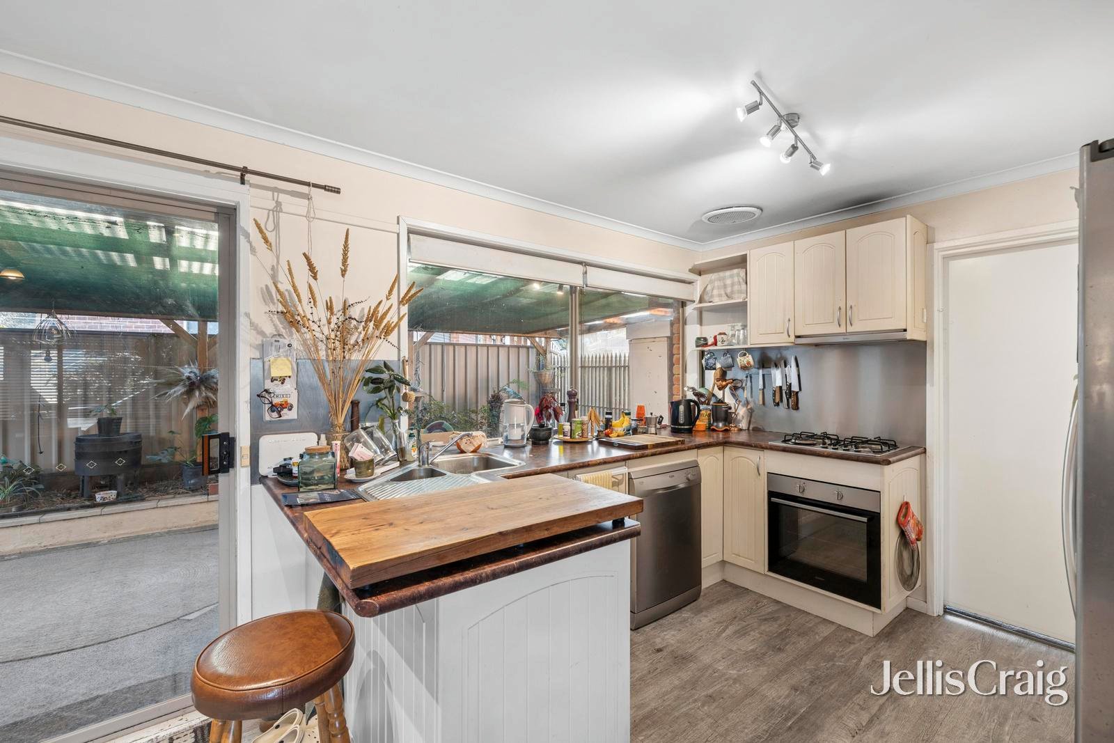 3 Ely Court, Castlemaine image 5