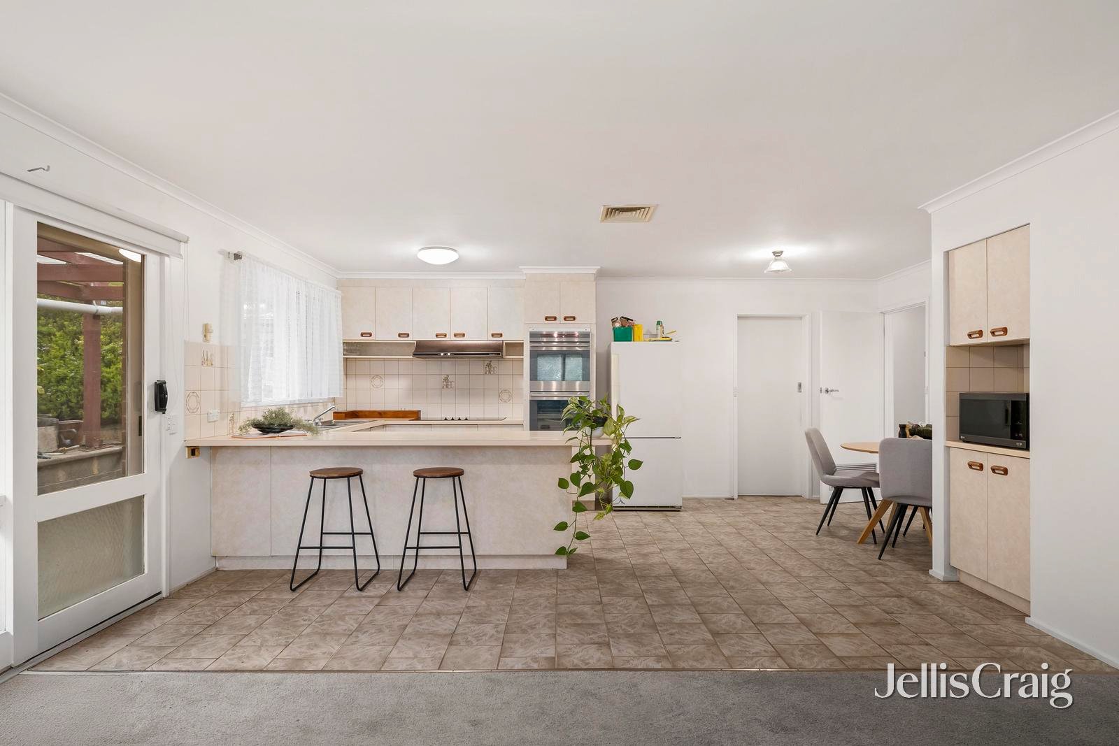 3 Erang Court, Mooroolbark image 5