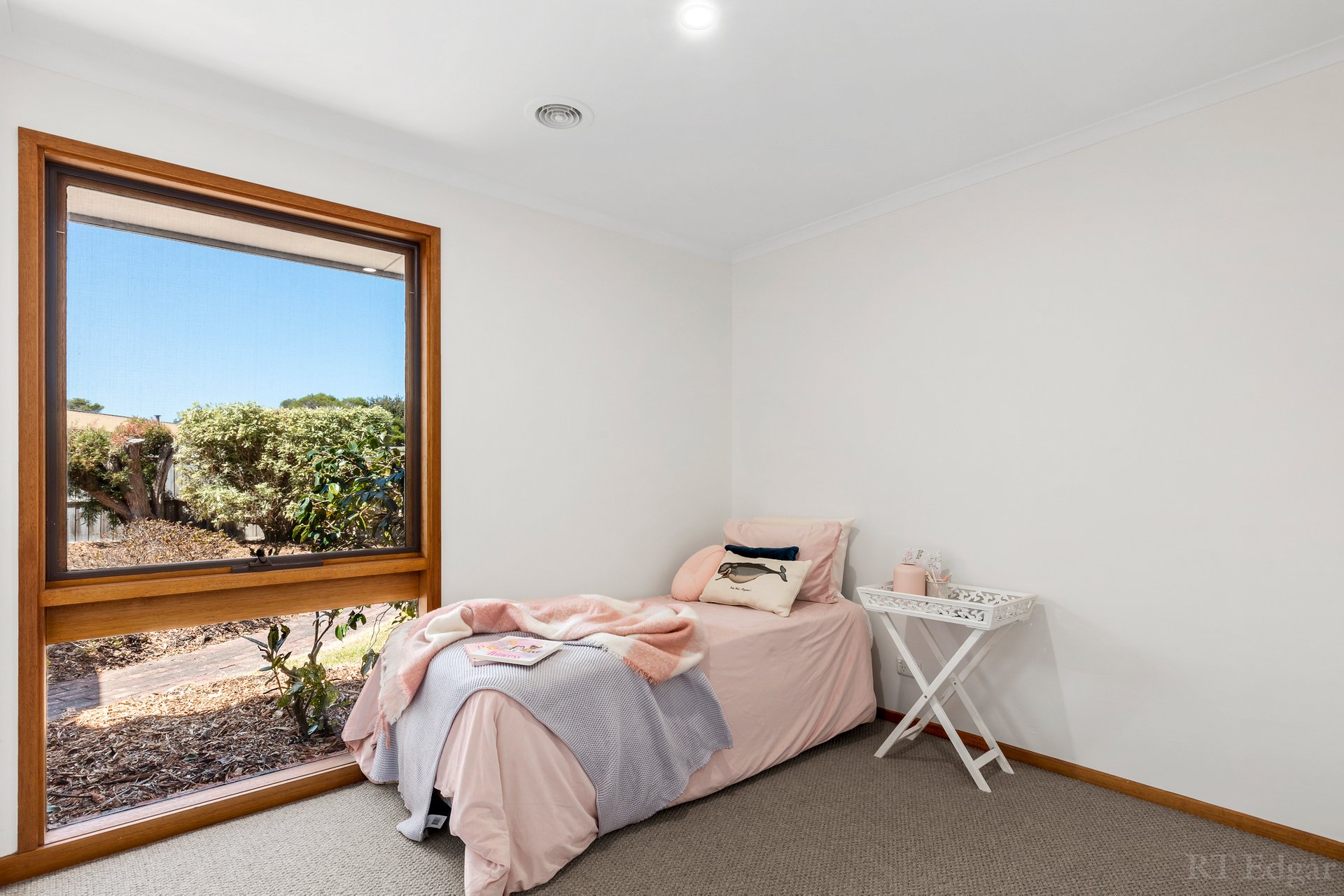 Property Gallery Thumbnail 9