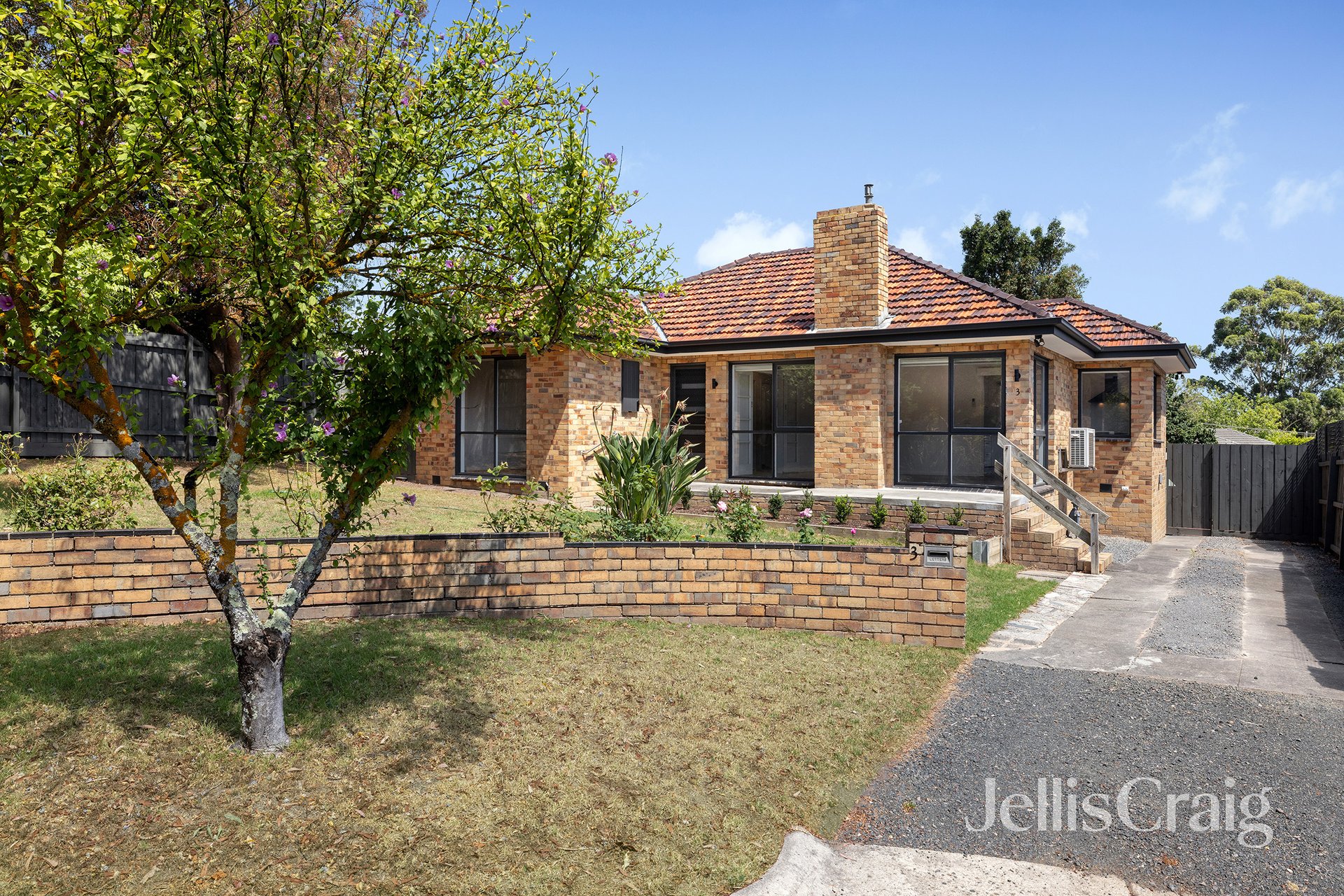 3 Everest Court, Burwood image 1