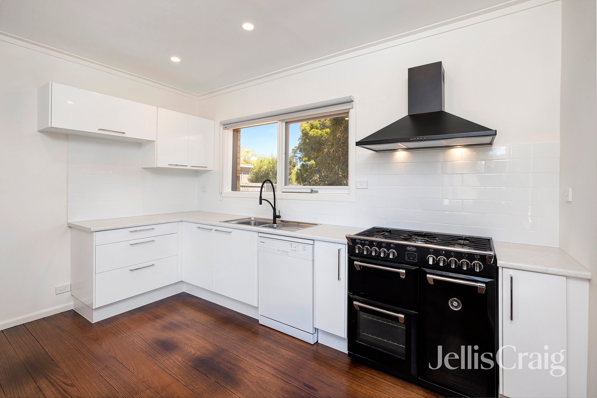 3 Everest Court, Burwood image 2
