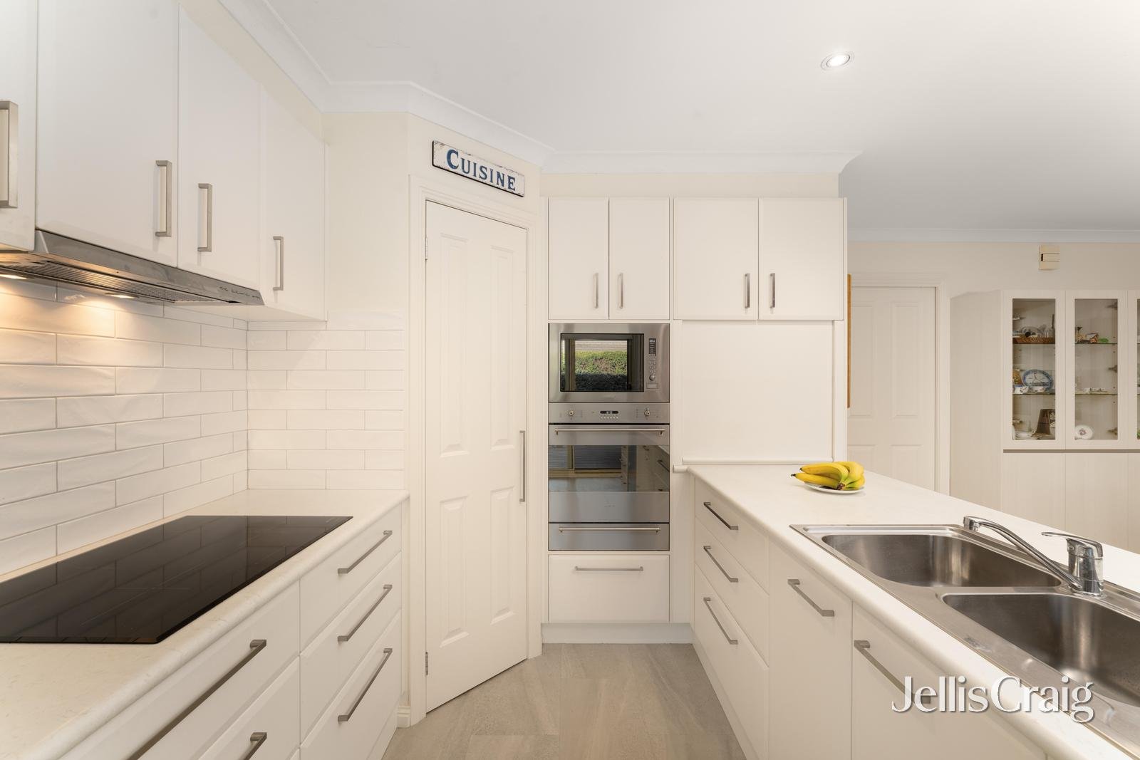 3 Faversham Avenue, Lake Gardens image 5