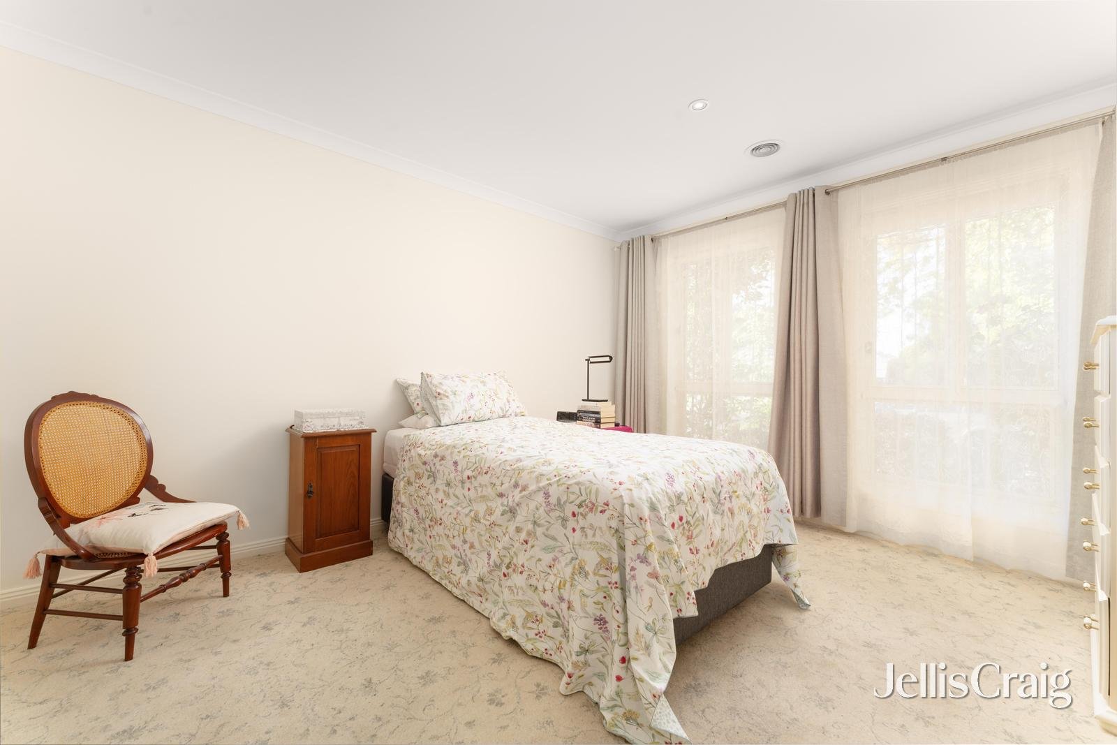 3 Faversham Avenue, Lake Gardens image 14