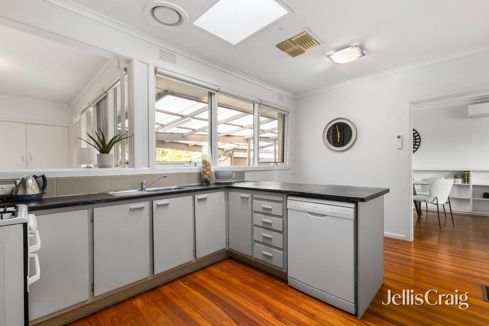 3 Ferguson Street, Mitcham image 5