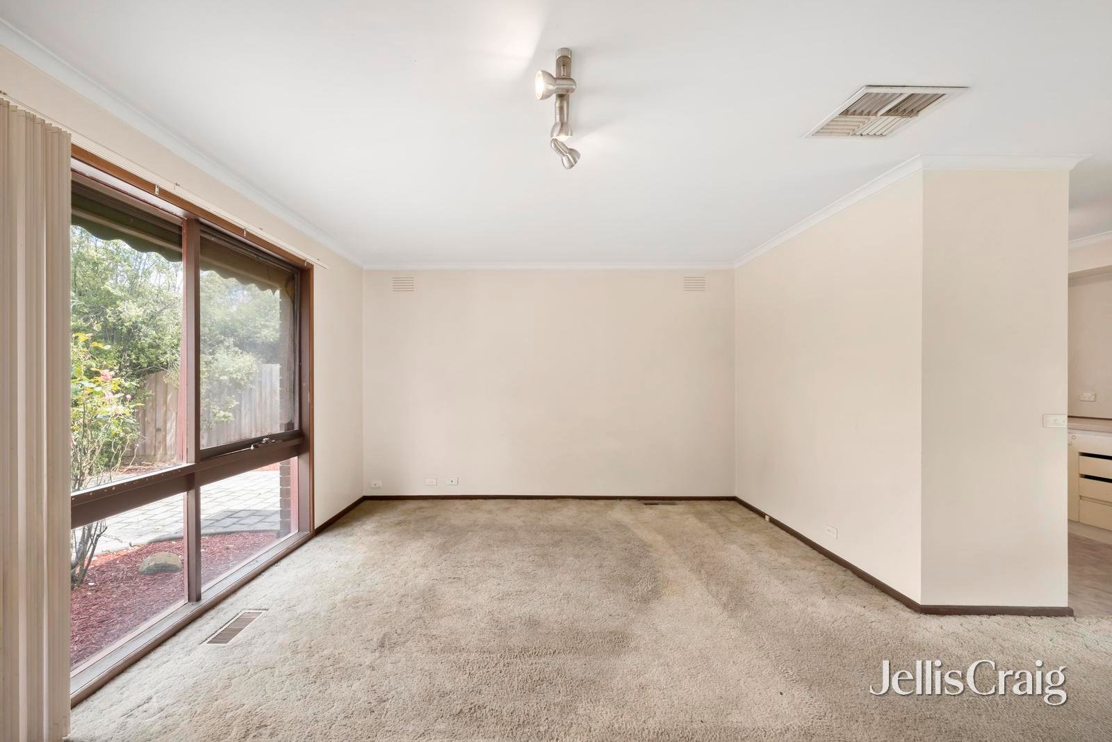 3 Forbes Court, Bayswater North image 3