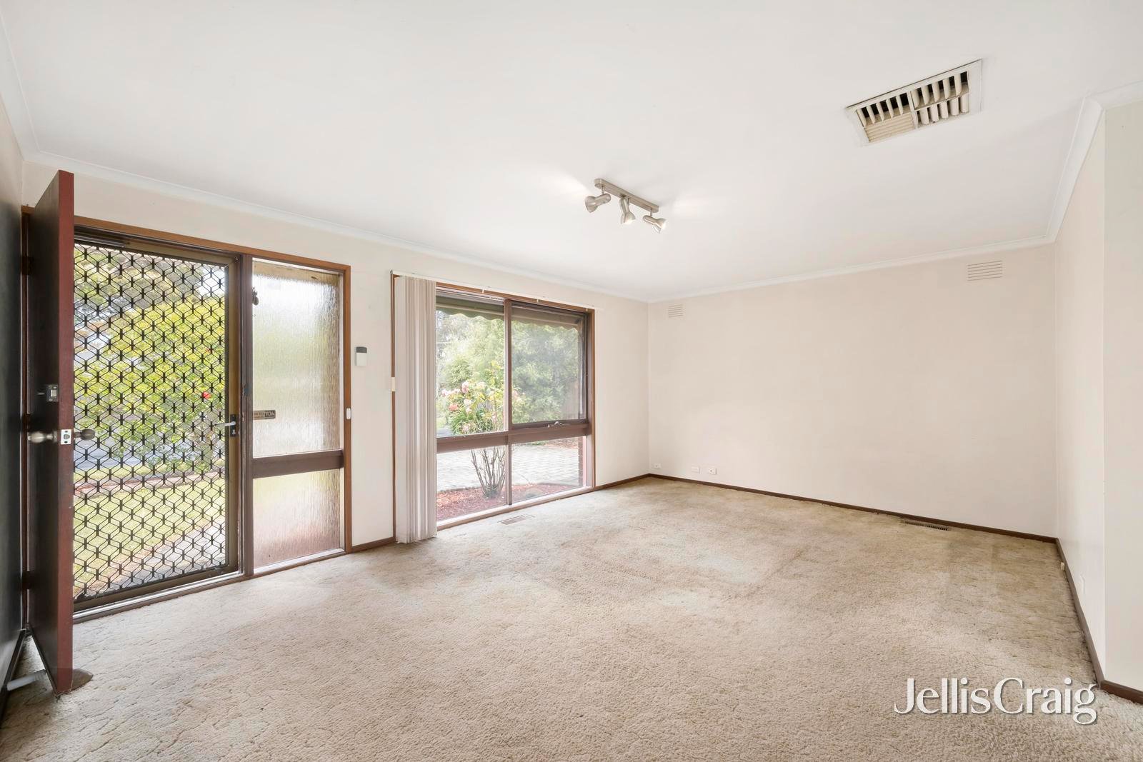 3 Forbes Court, Bayswater North image 4