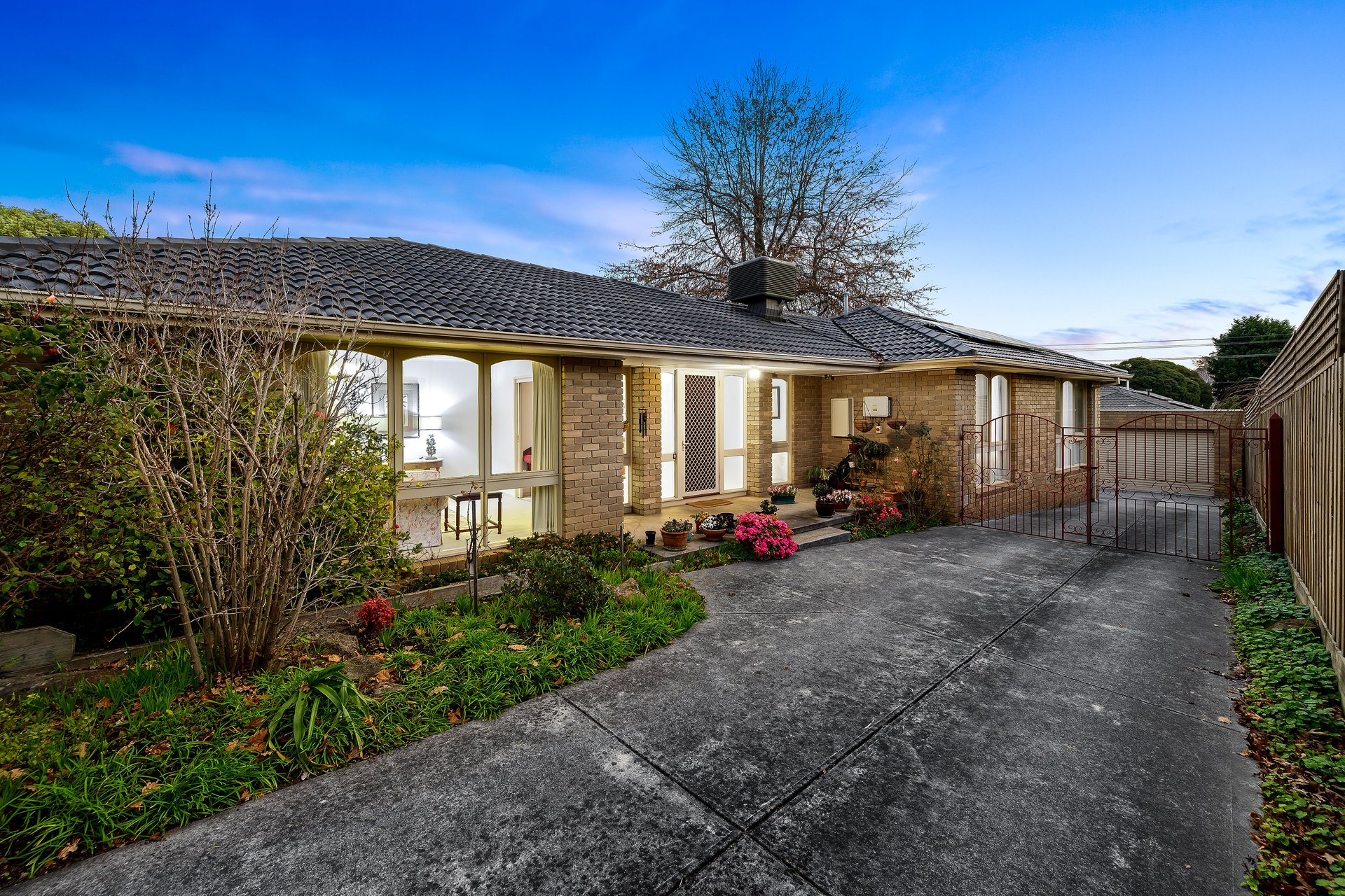 3 Gauntlet Avenue, Glen Waverley image 2