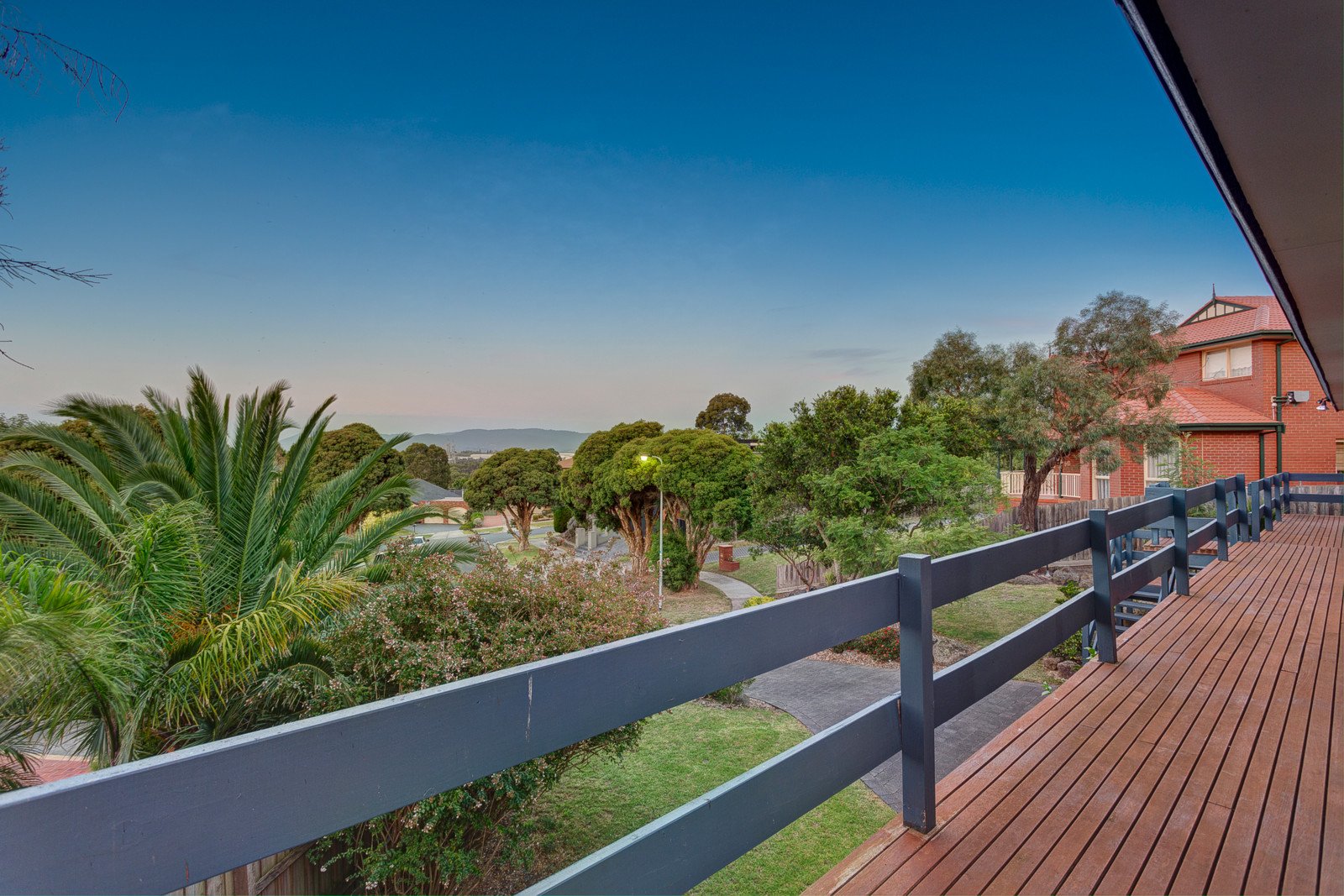 3 Glebe Place, Wheelers Hill image 2