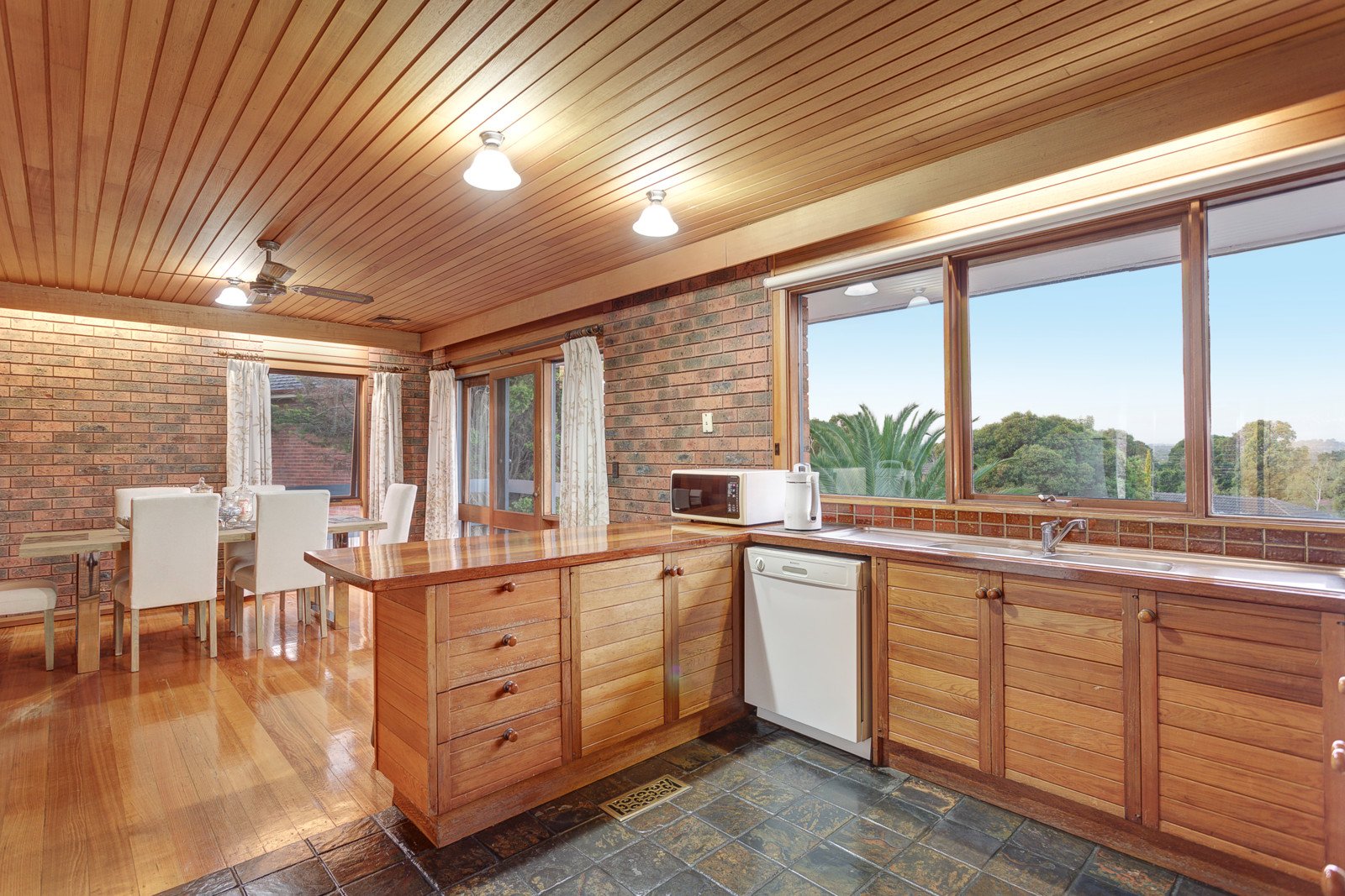 3 Glebe Place, Wheelers Hill image 5