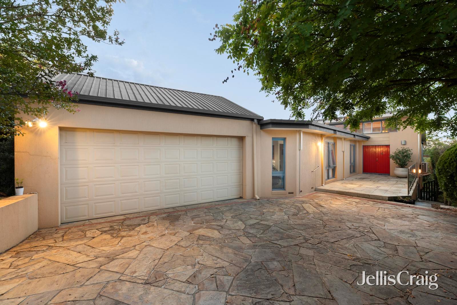 3 Glen Court, Glen&nbsp;Waverley image 1