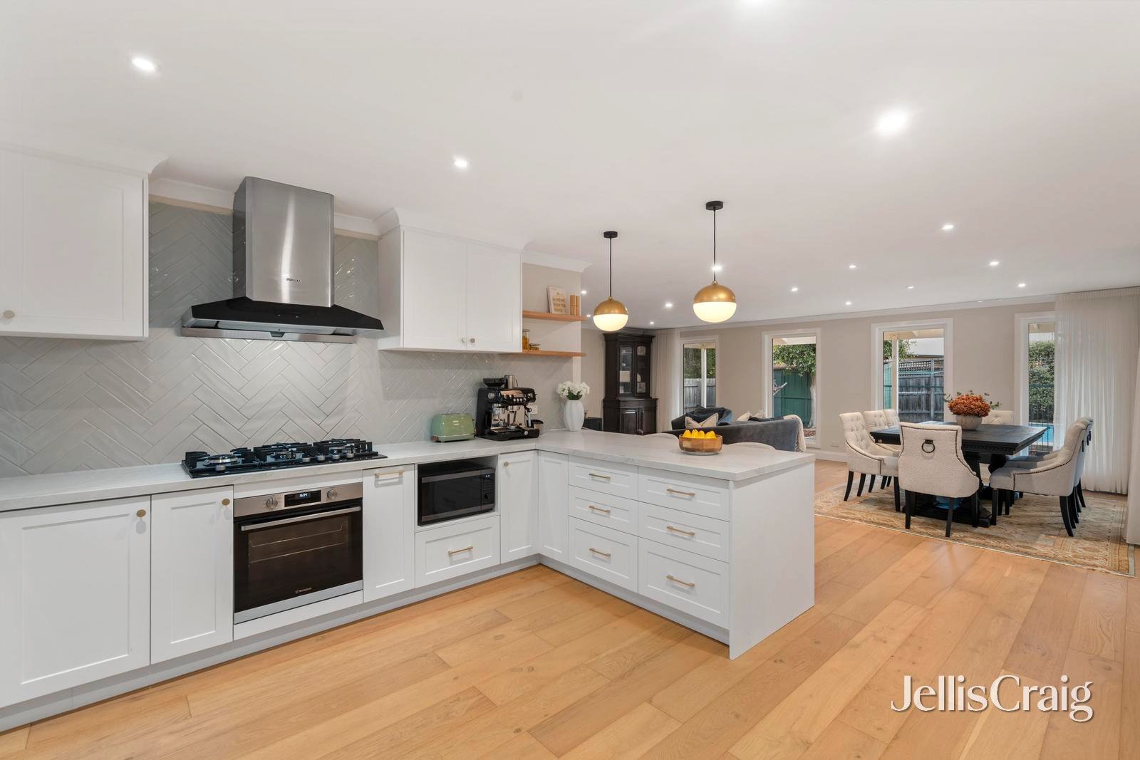 3 Glenora Avenue, Croydon image 2