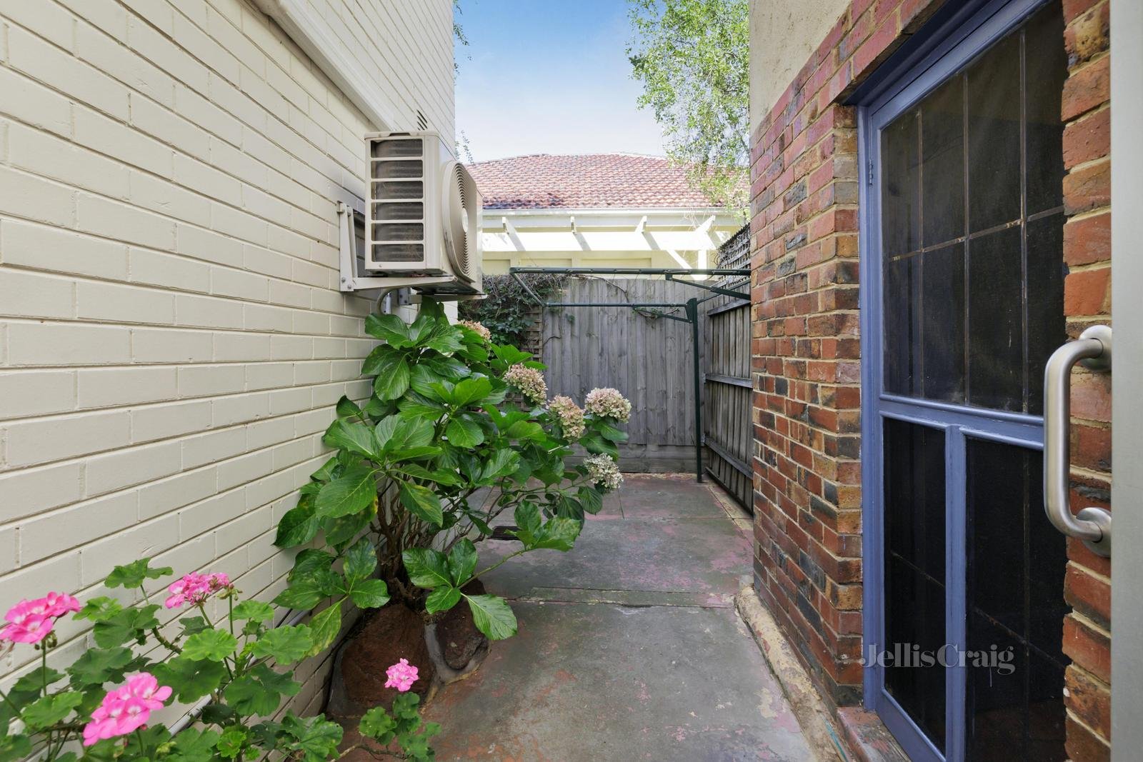 3 Goathlands Street, St Kilda East image 9