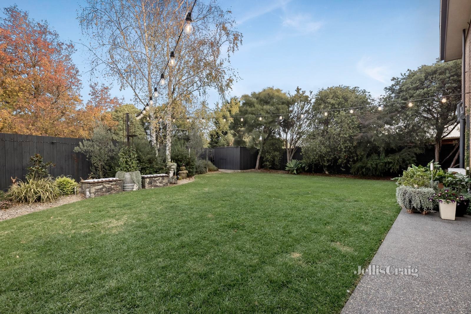 3 Golden Ash Walk, Croydon North image 15