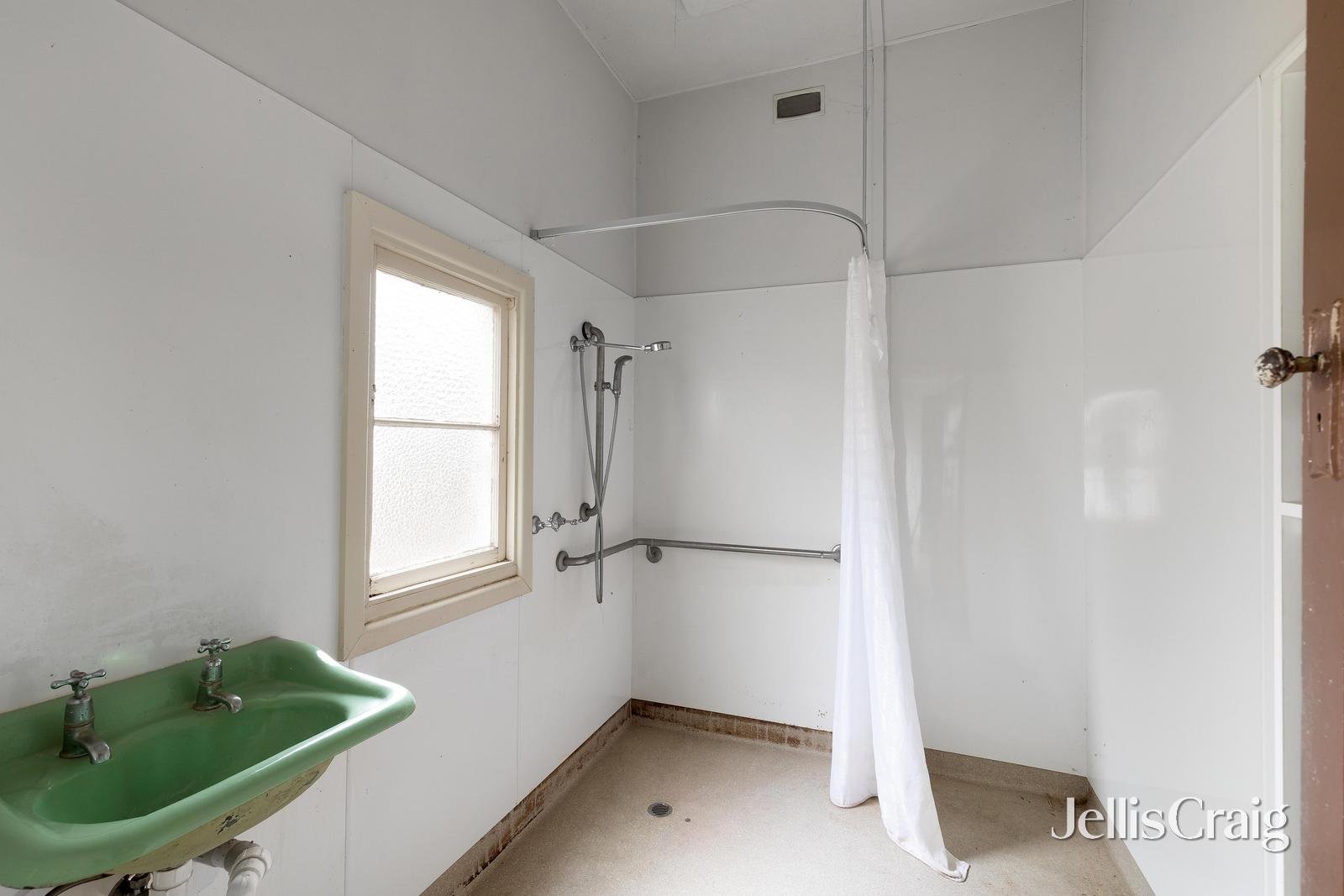 3 Gordon Grove, Preston image 4