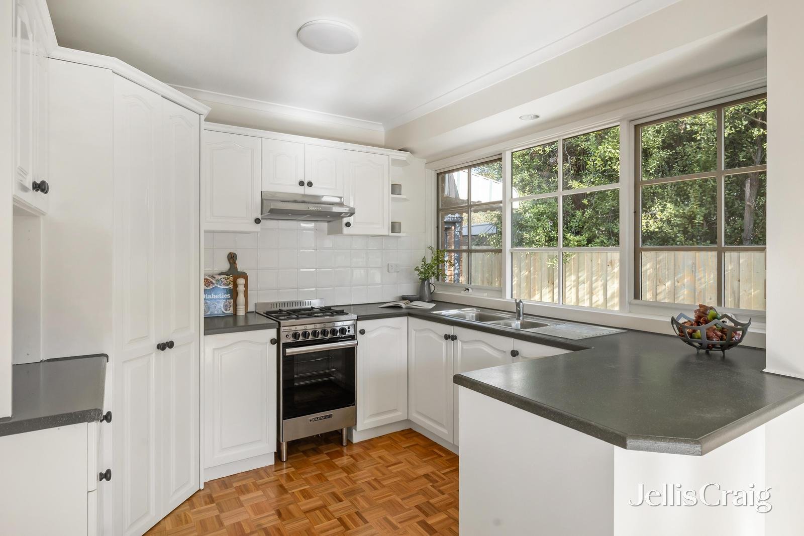 3 Gordon Street, Malvern East image 3