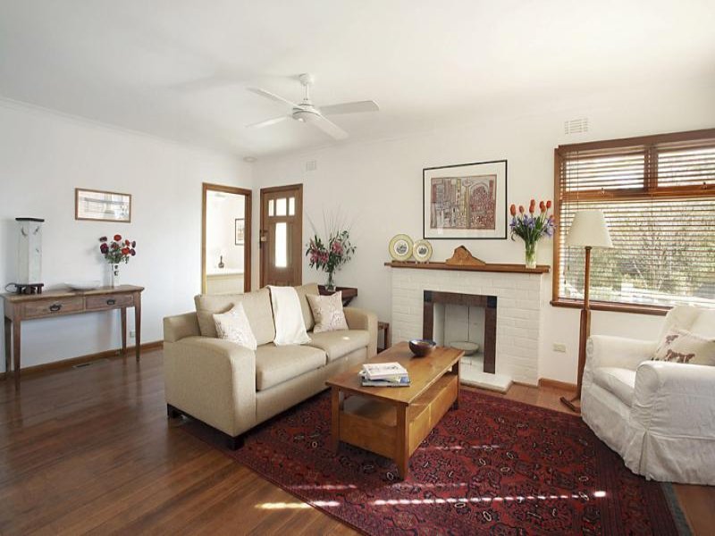 3 Gunyah Road, Blackburn North image 4
