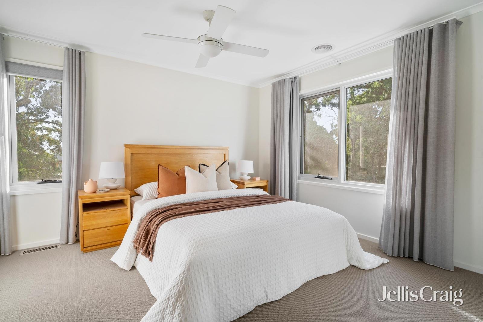 3 Hill Mews, Eltham image 9