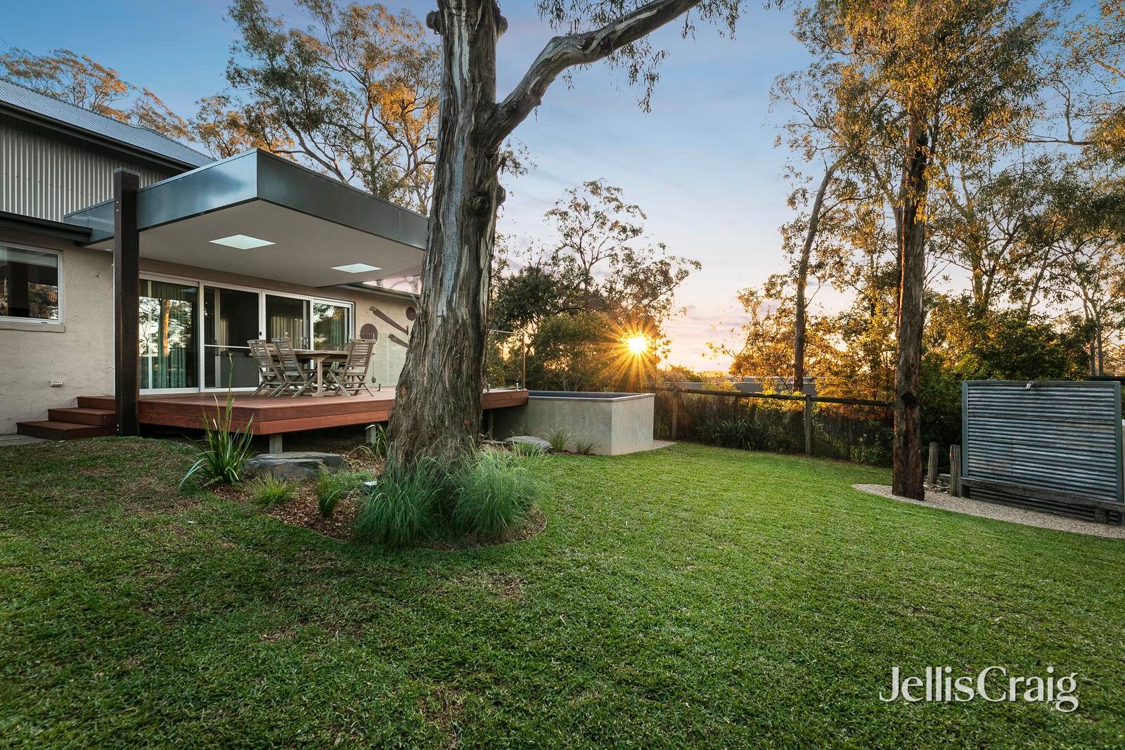 3 Hill Mews, Eltham image 14