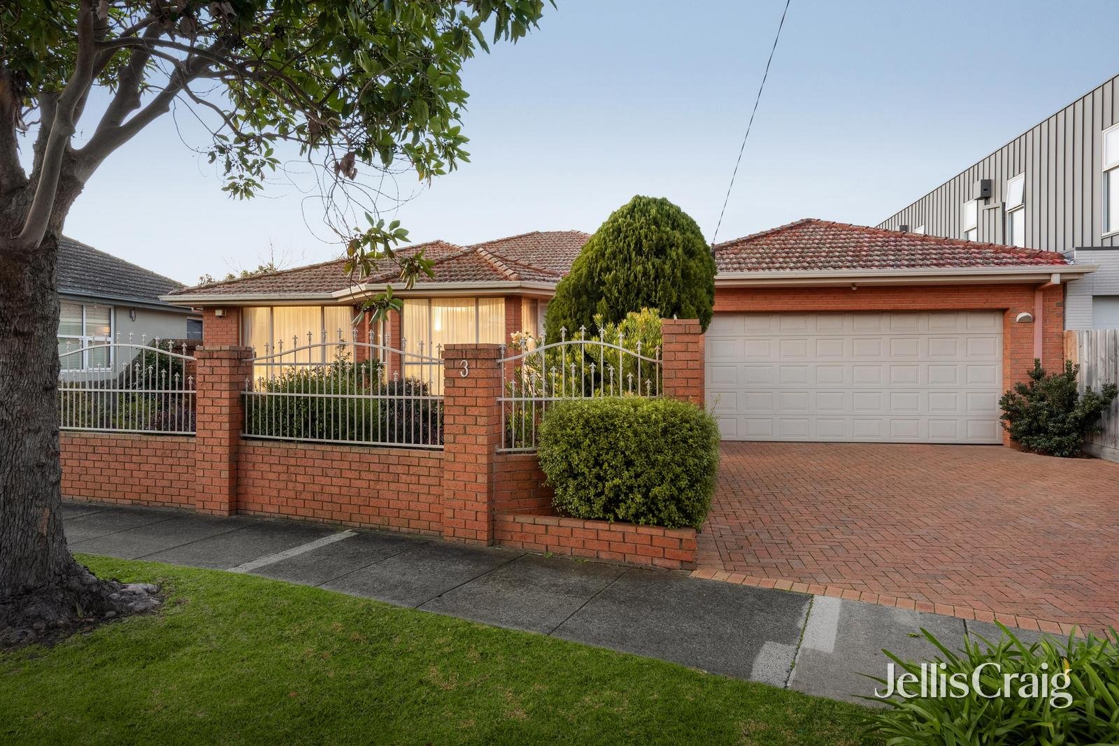 3 Hopkins Street, Mckinnon image 1