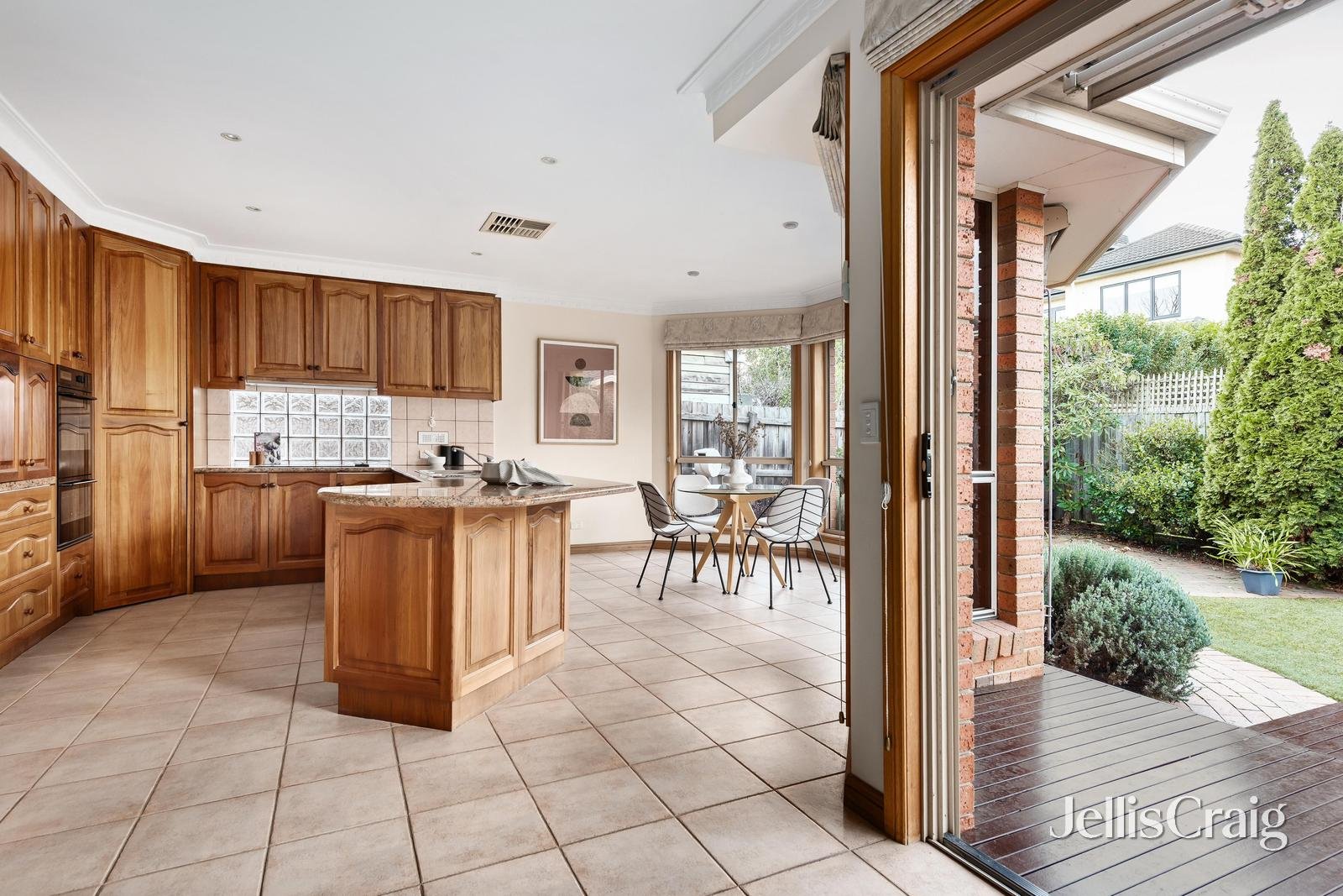 3 Hopkins Street, Mckinnon image 5
