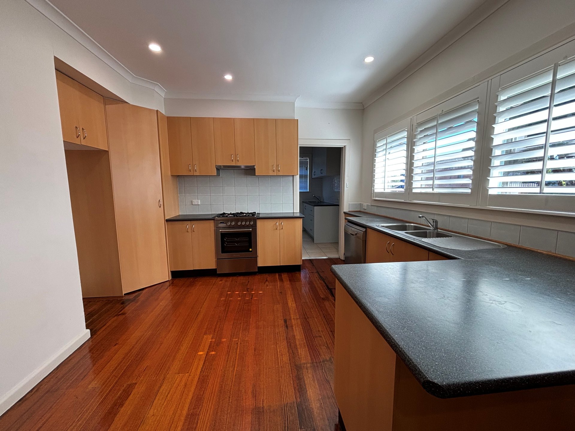 3 Illoura Avenue, Ringwood&nbsp;East image 2