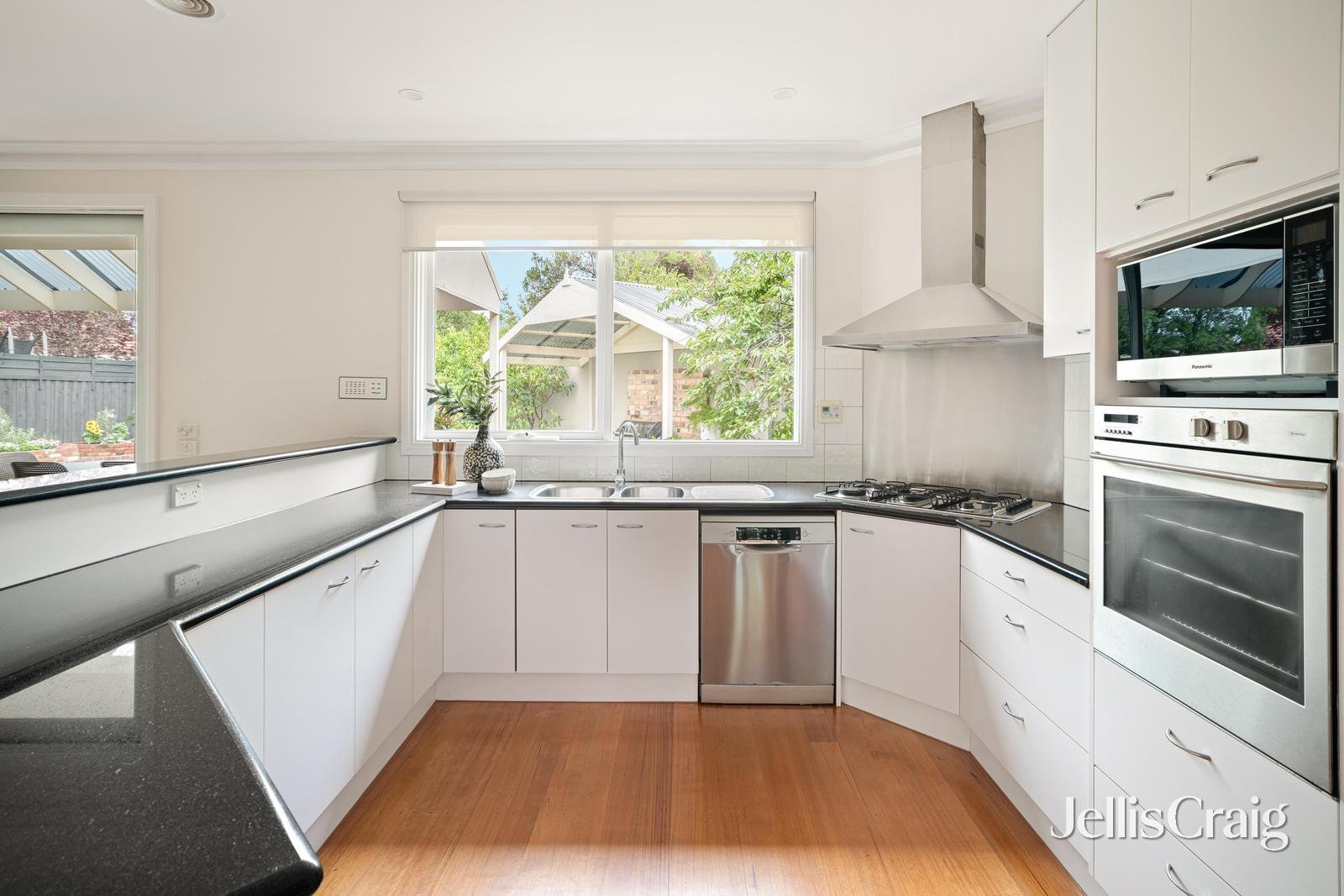 3 Irene Court, Cheltenham image 3