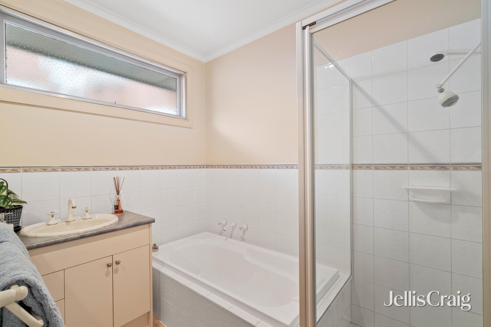3 Jolie Vue Road, Balwyn North image 7