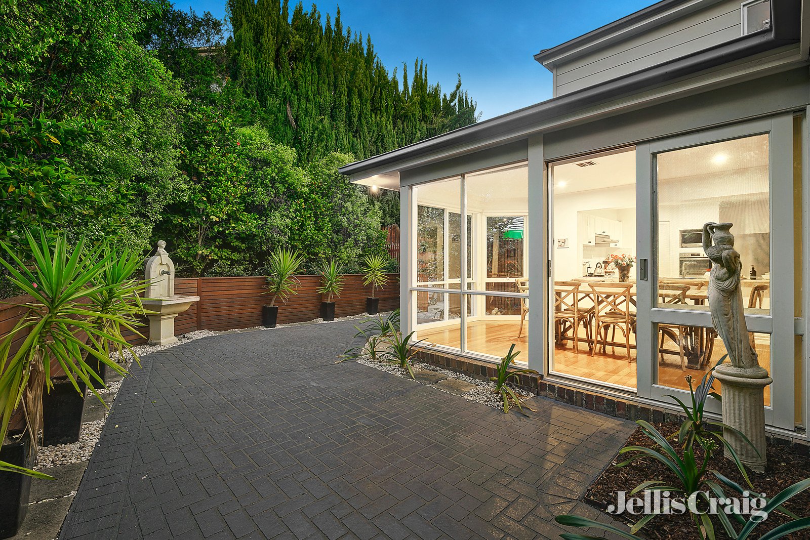 3 Julia Walk, Croydon North image 9