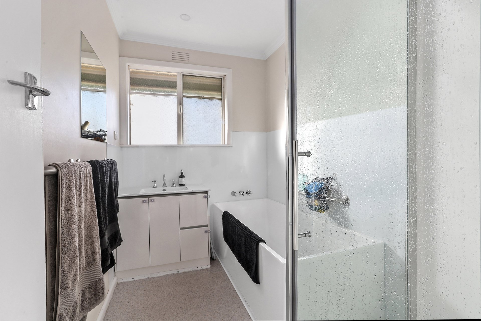 3 Karoomba Avenue, Herne Hill image 5