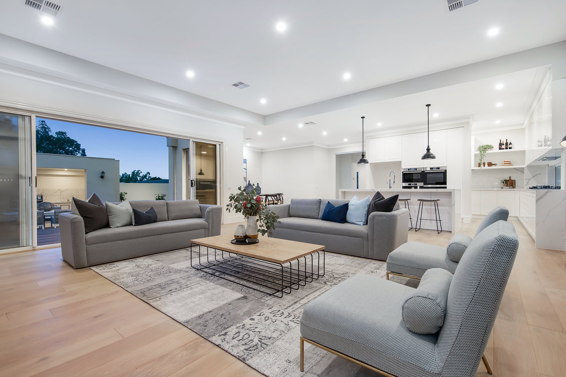 3 Kawana Crescent, Glen Waverley image 2