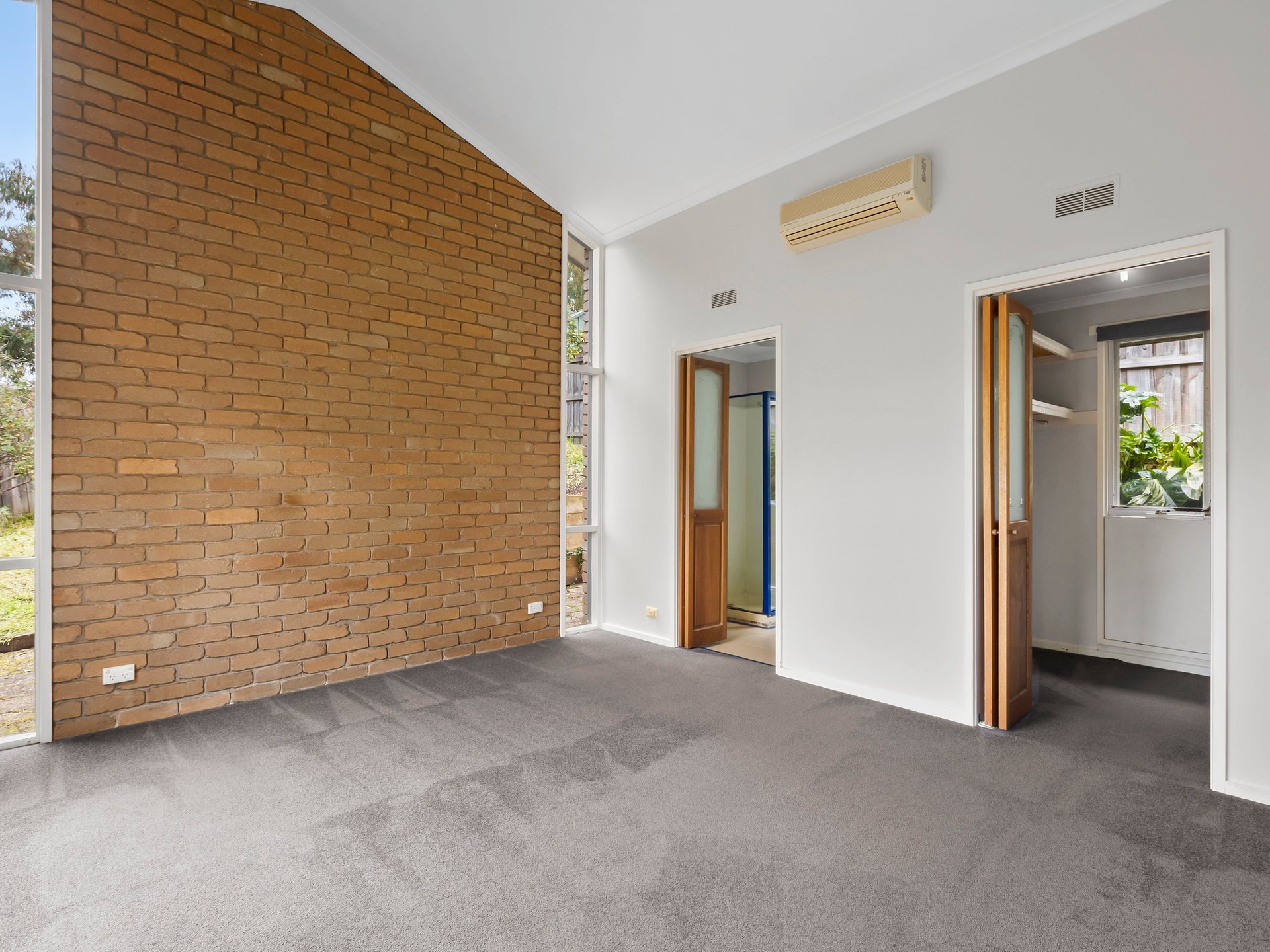 Property Gallery Thumbnail 5