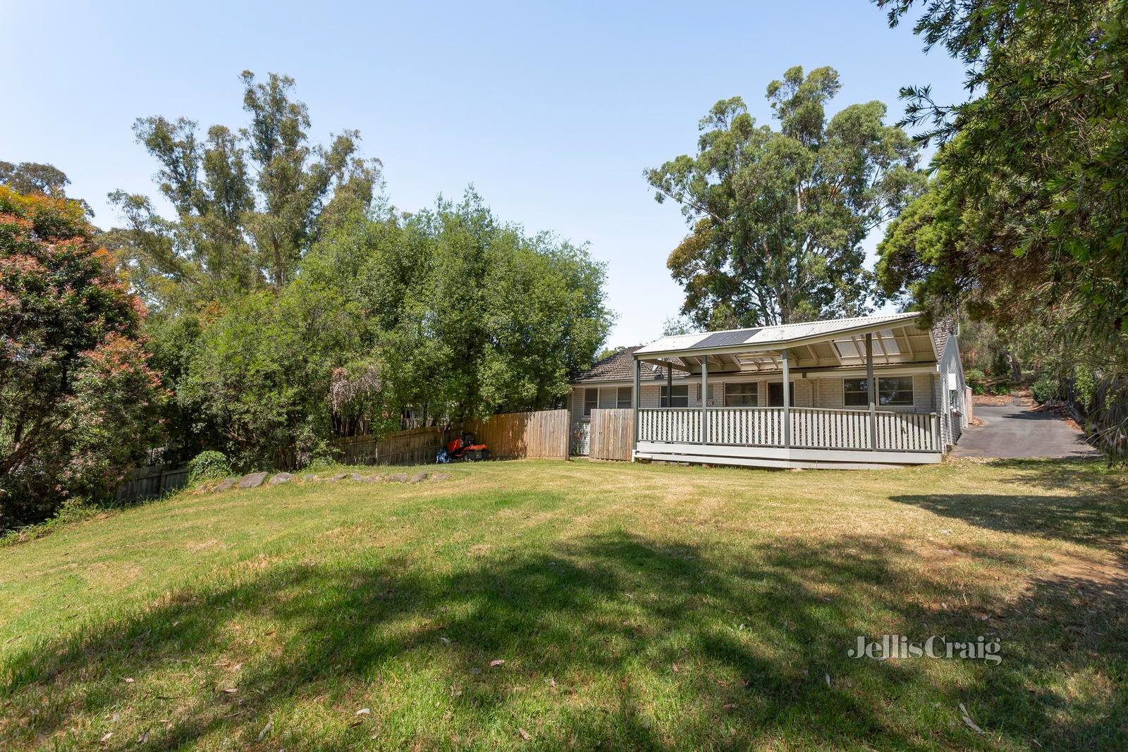 3 Kenarra Court, Hurstbridge image 2