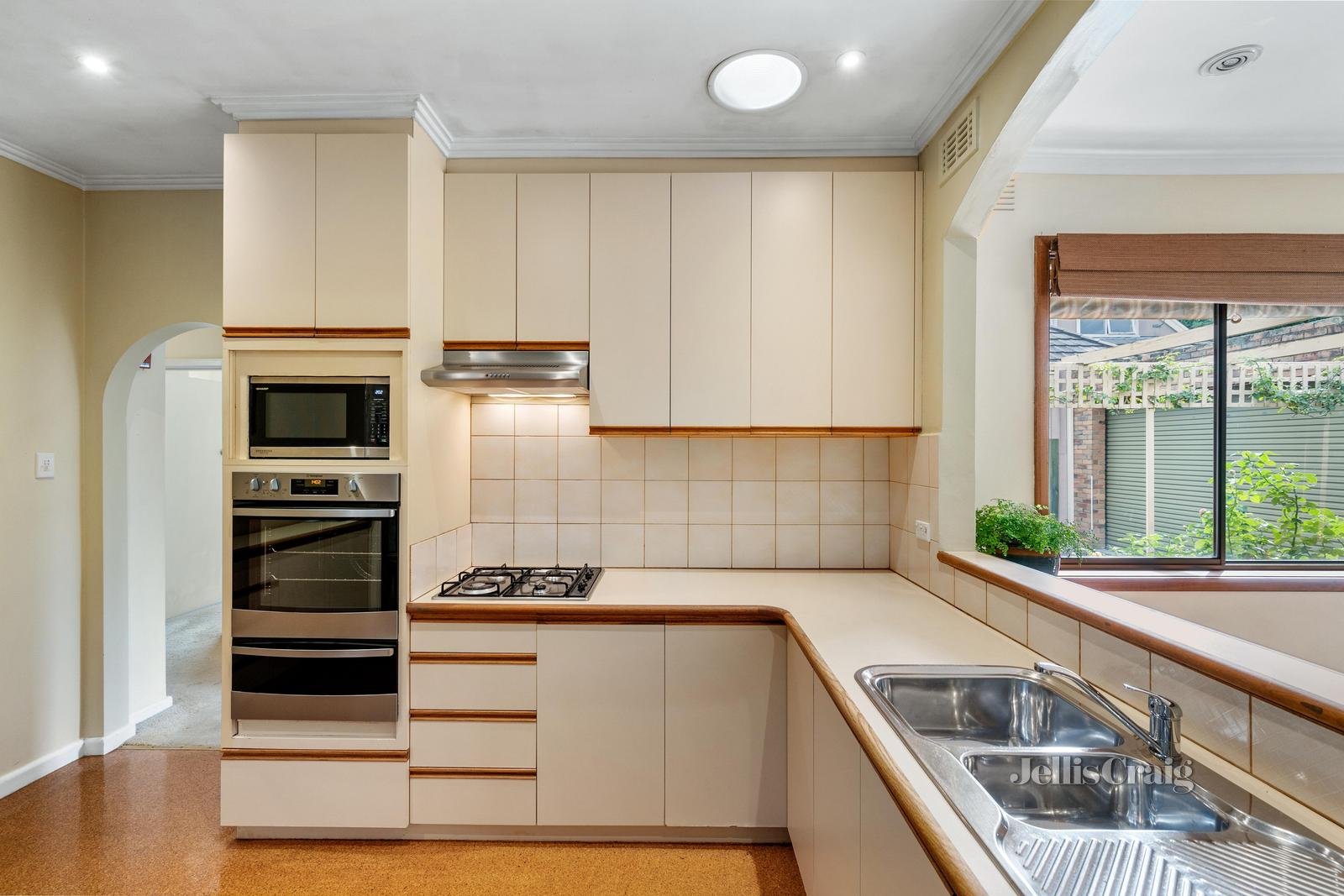 3 Kershaw Street, Bentleigh East image 5