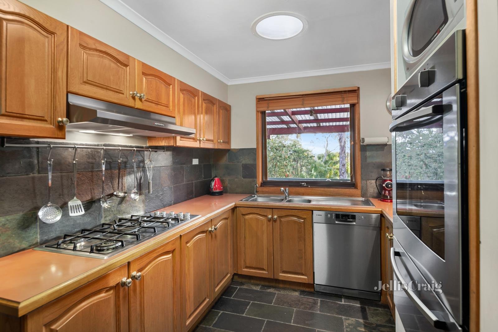 3 Landex Court, Diamond Creek image 2