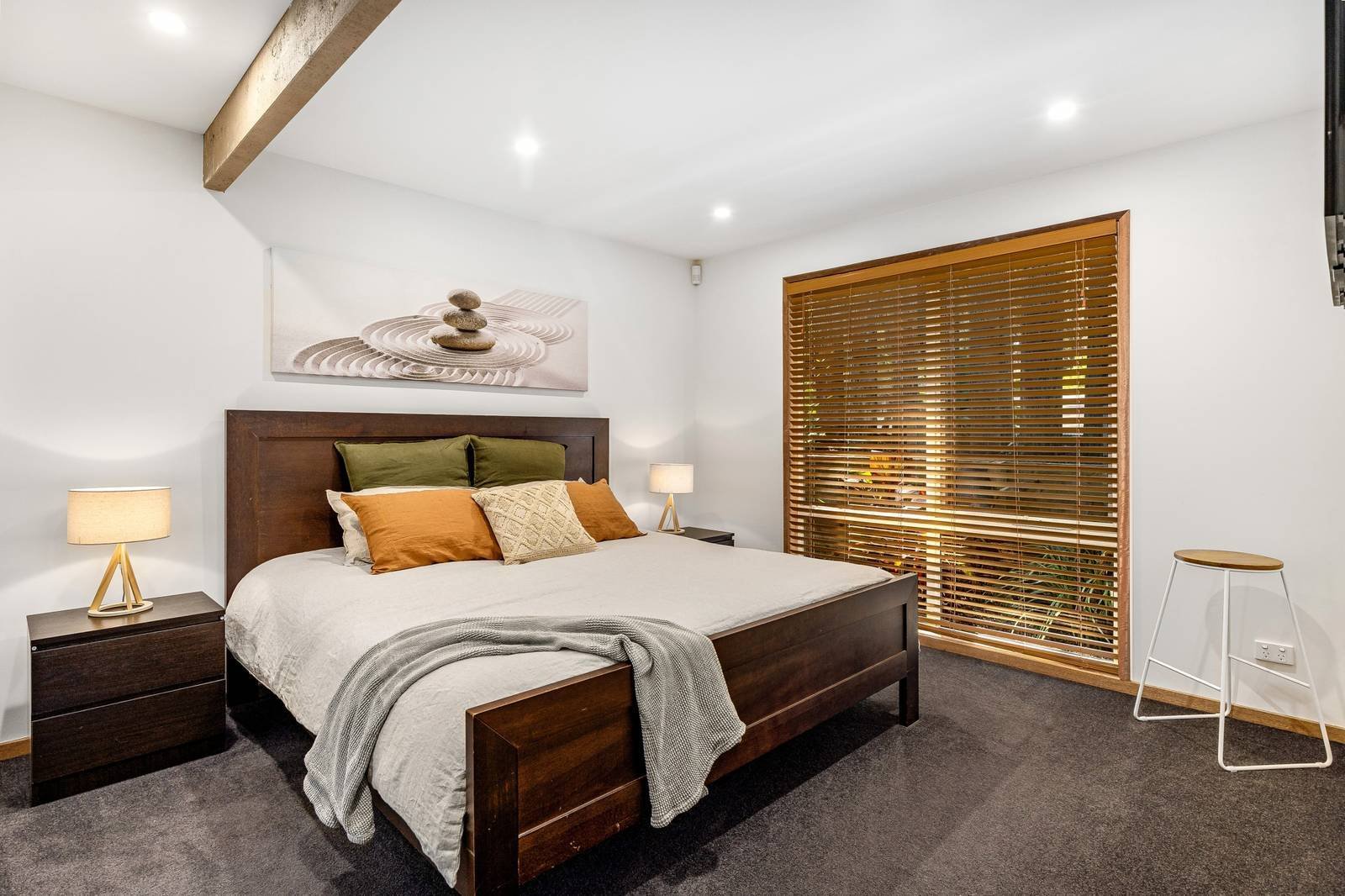 Property Gallery Thumbnail 9