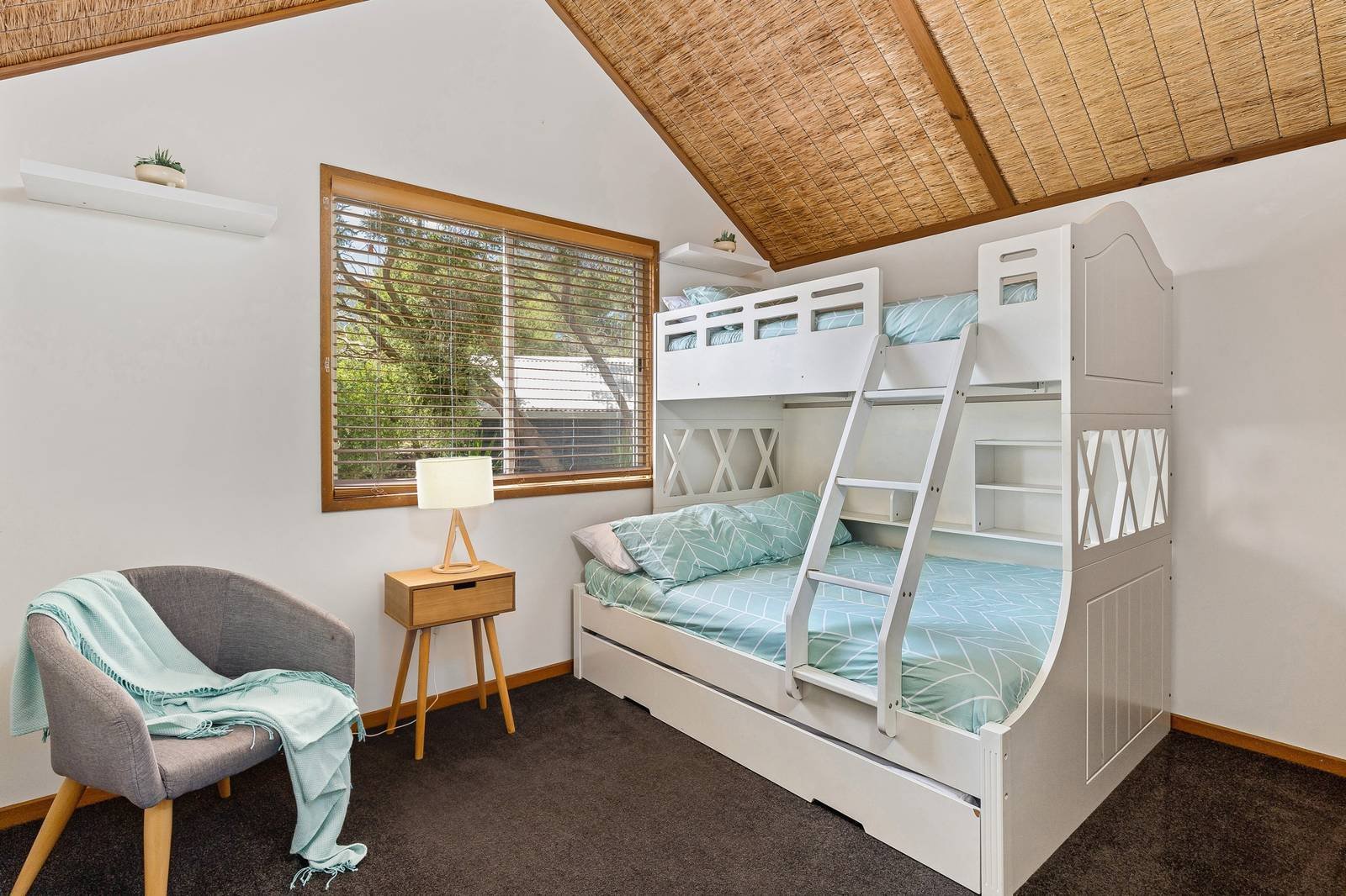 Property Gallery Thumbnail 12