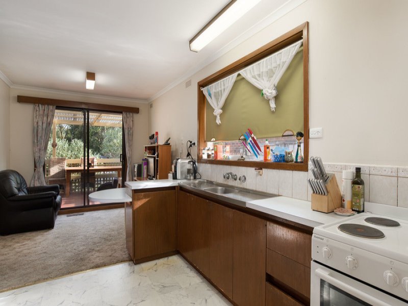 3 Larissa Court, Croydon image 3