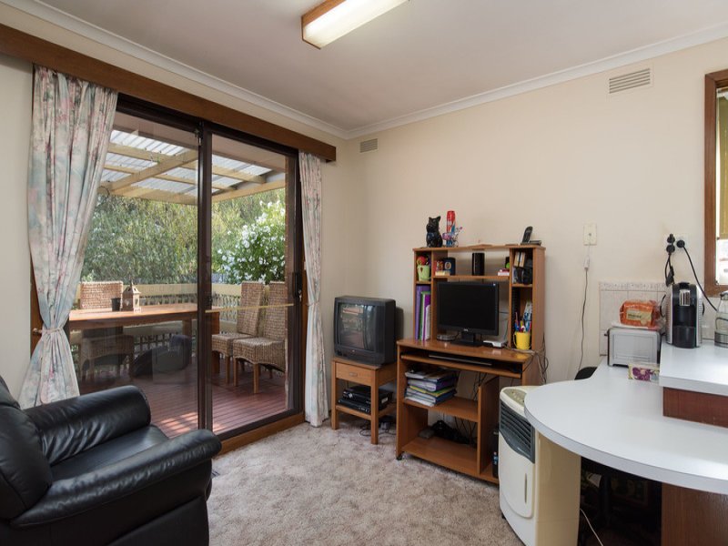 3 Larissa Court, Croydon image 4