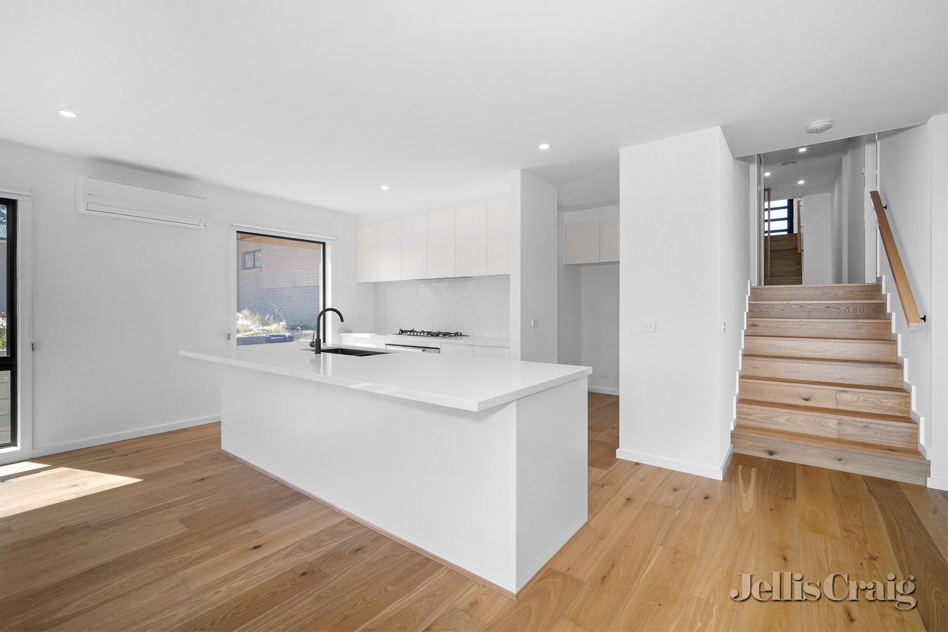 3 Lautaret Road, Brown&nbsp;Hill image 2