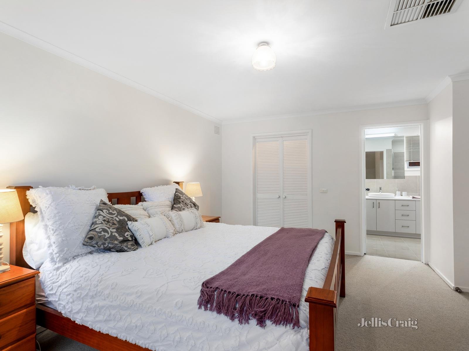 3 Leawarra Crescent, Doncaster East image 8