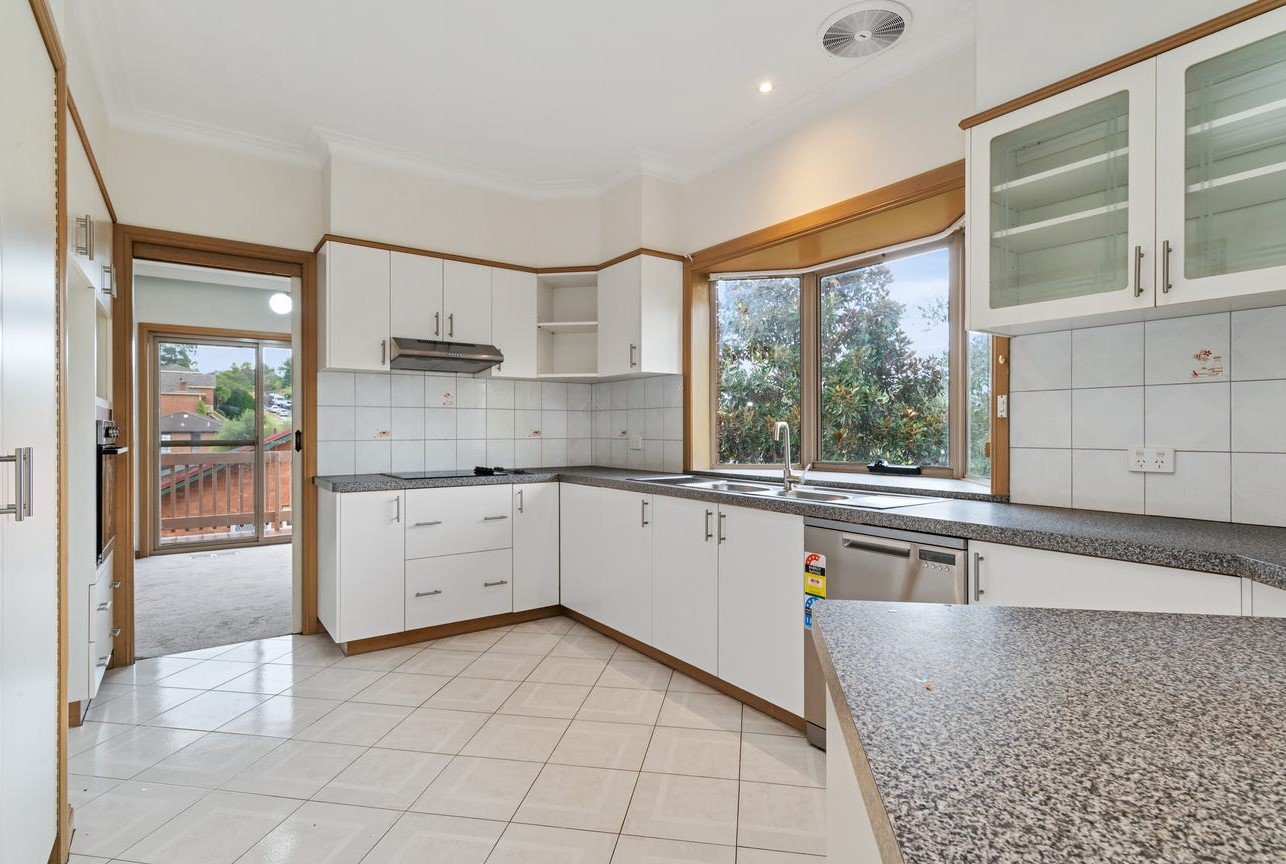 3 Lisa Close, Doncaster&nbsp;East image 3