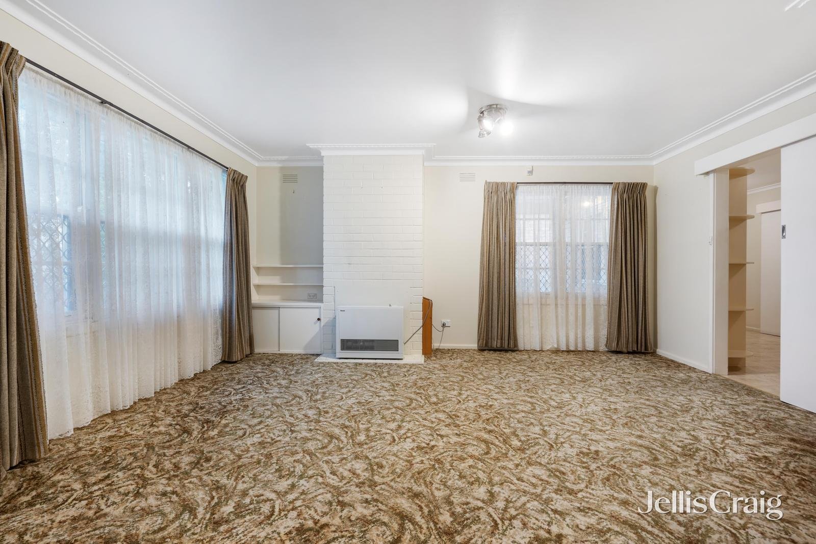 3 Lloyd Court, Blackburn South image 2