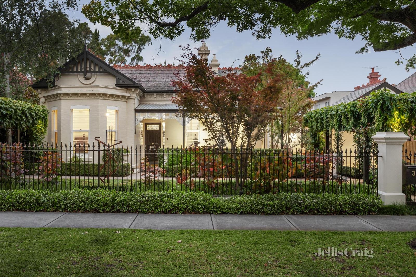 3 Loch Street, Camberwell image 1