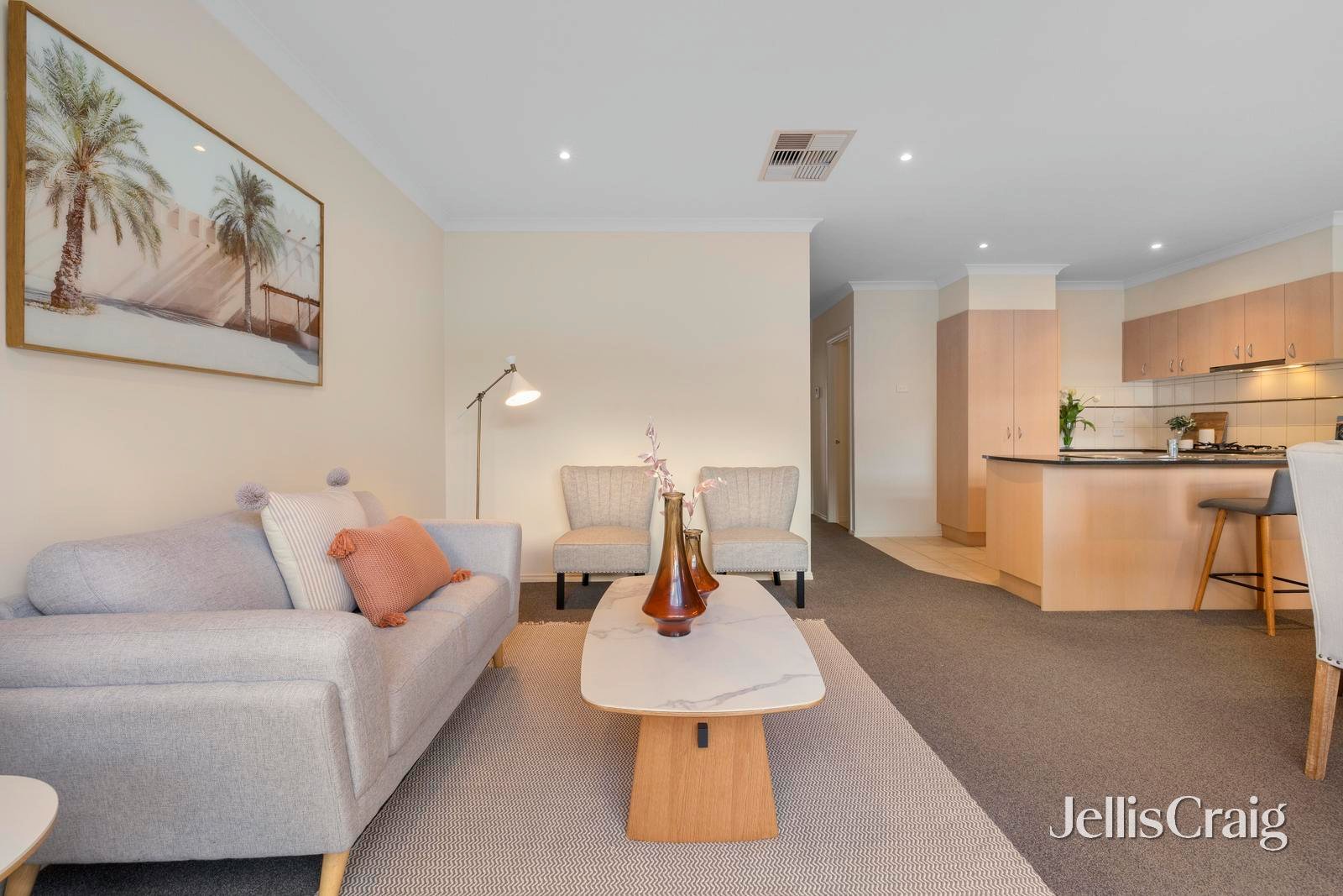 3 Longleaf Grove, Mitcham image 3