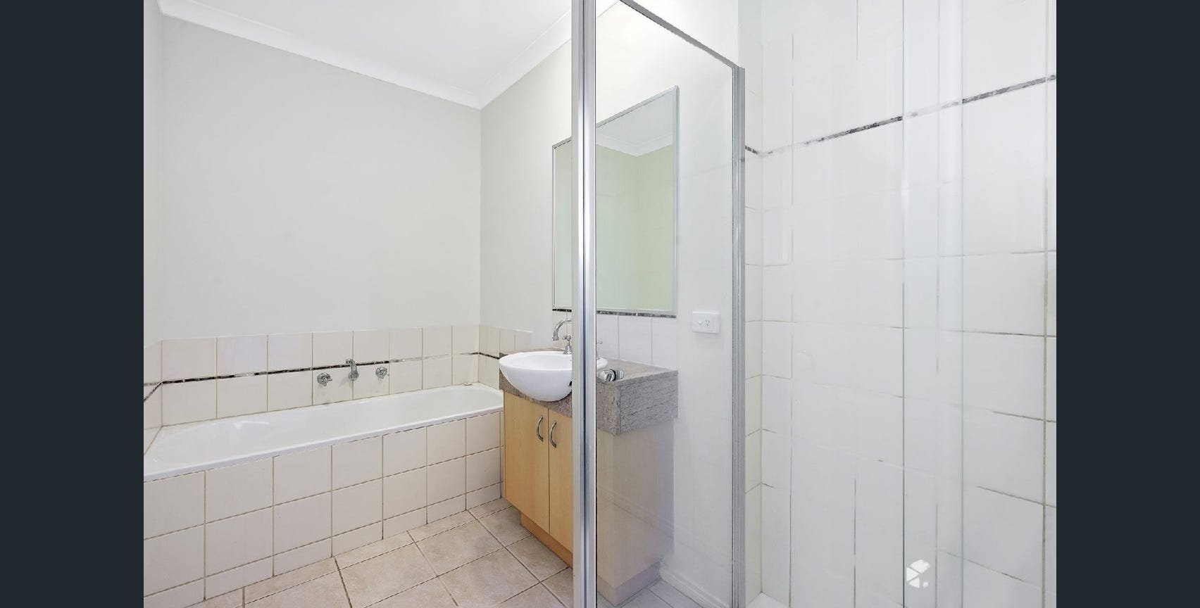 3 Longleaf Grove, Mitcham image 8