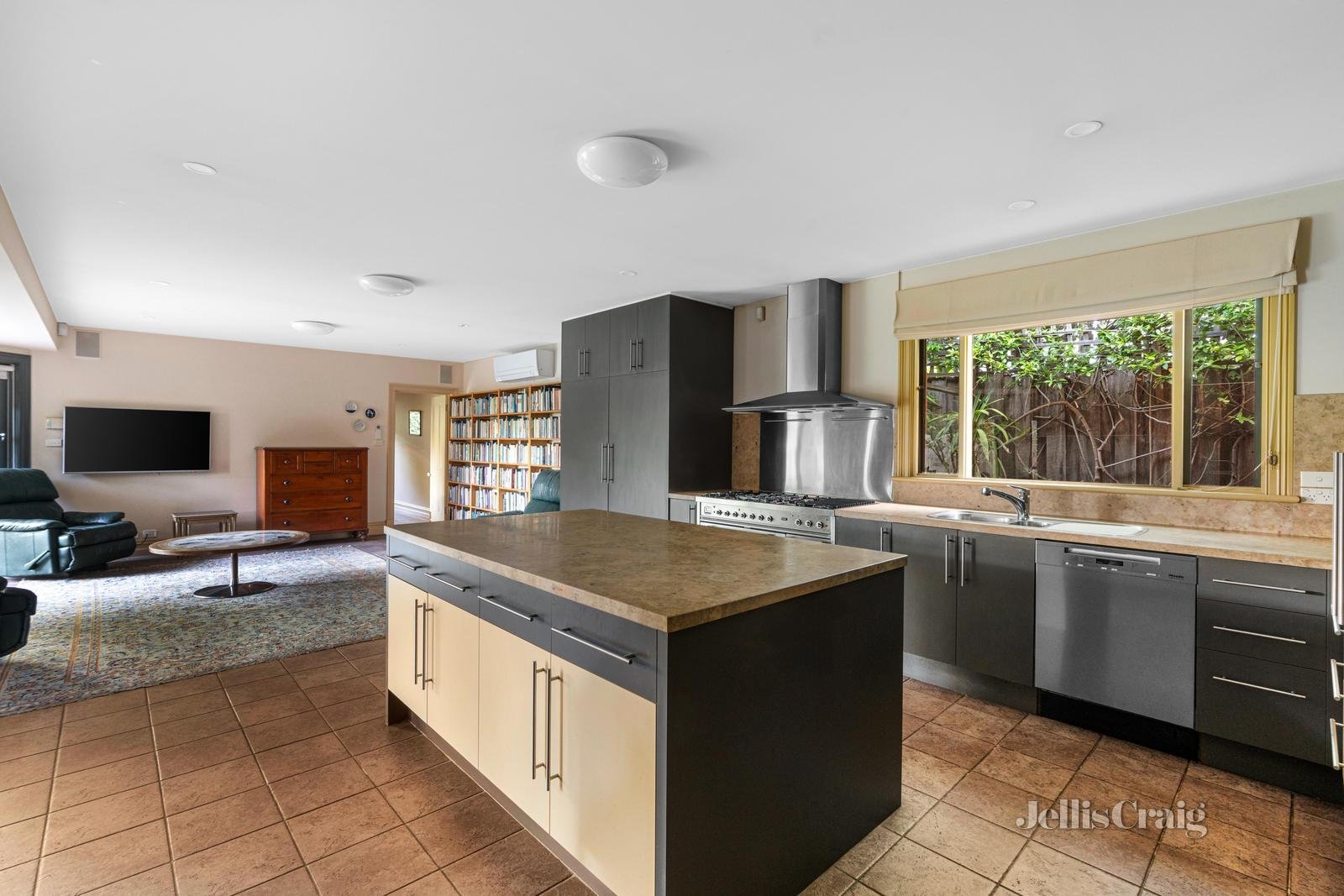 3 Lorne Grove, Camberwell image 9