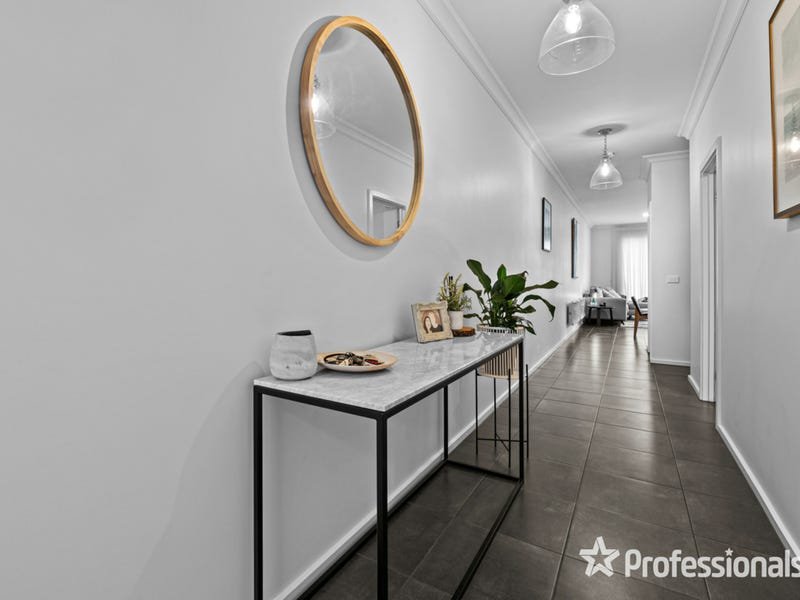 3 Lucinley Close, Kilsyth image 3