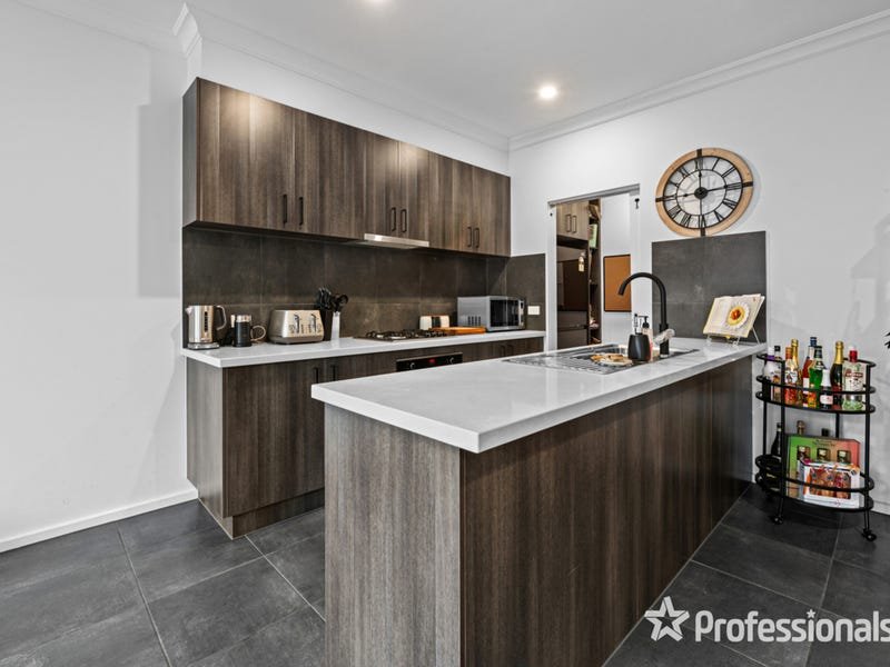 3 Lucinley Close, Kilsyth image 8