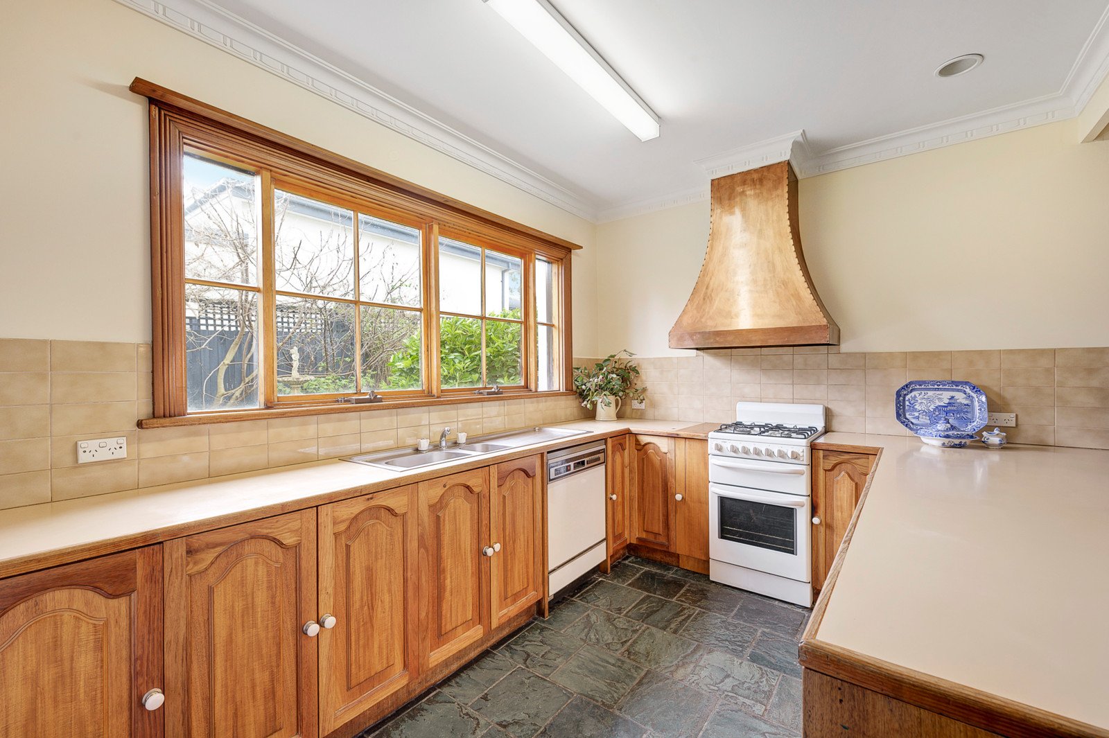 3 Lyndhurst Crescent, Hawthorn image 8